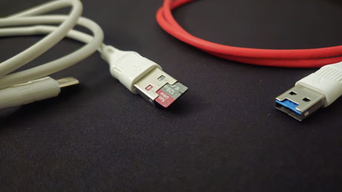 Little Gadgets представила USB-кабель Hacknect за 70 евро 1 USB-кабель Hacknect с двумя картами памяти