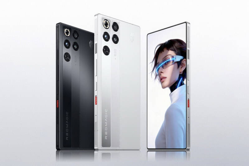 Три смартфона RedMagic 11S Pro в разных цветах