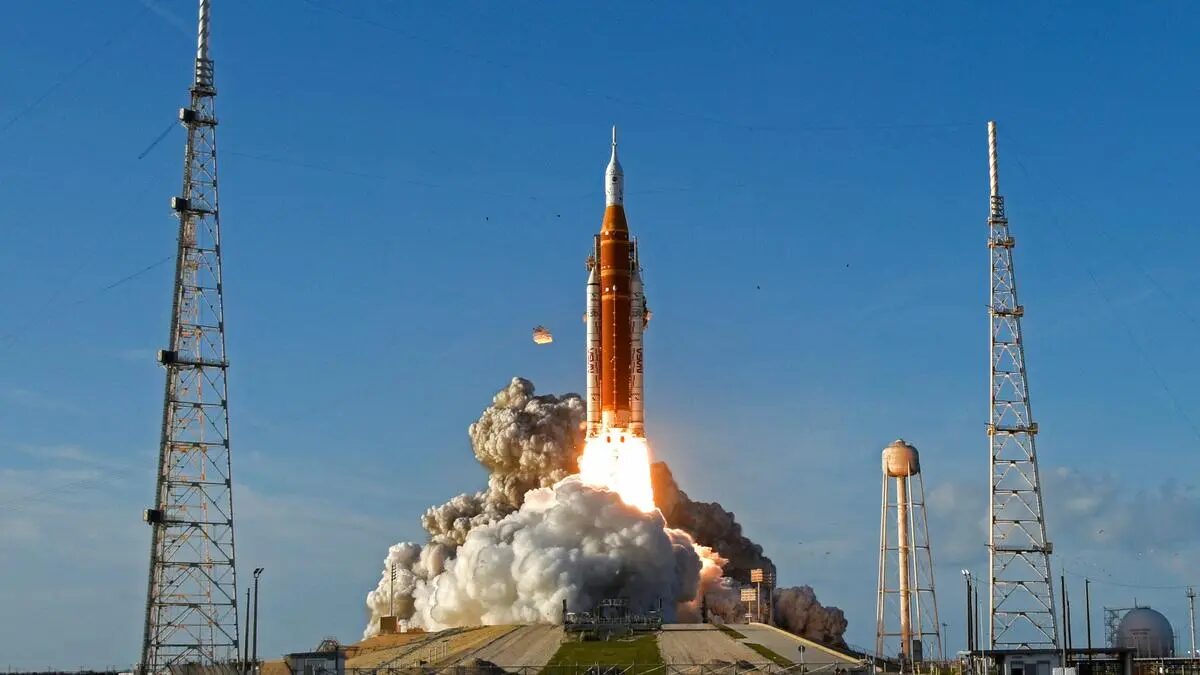 Ракета Atlas V с прототипом космоплана AnduraX крылышко