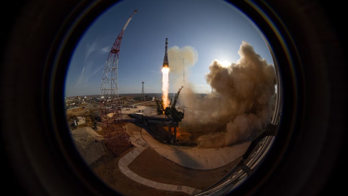 Запуск ракеты на космодроме «Кинопоиск»