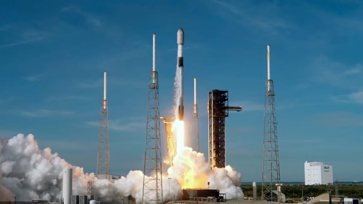 SpaceX запустила 29 спутников Starlink на фоне аварии Blue Origin