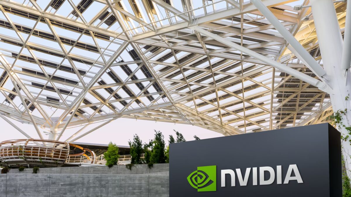 Вигури металевої структури і логотип Nvidia