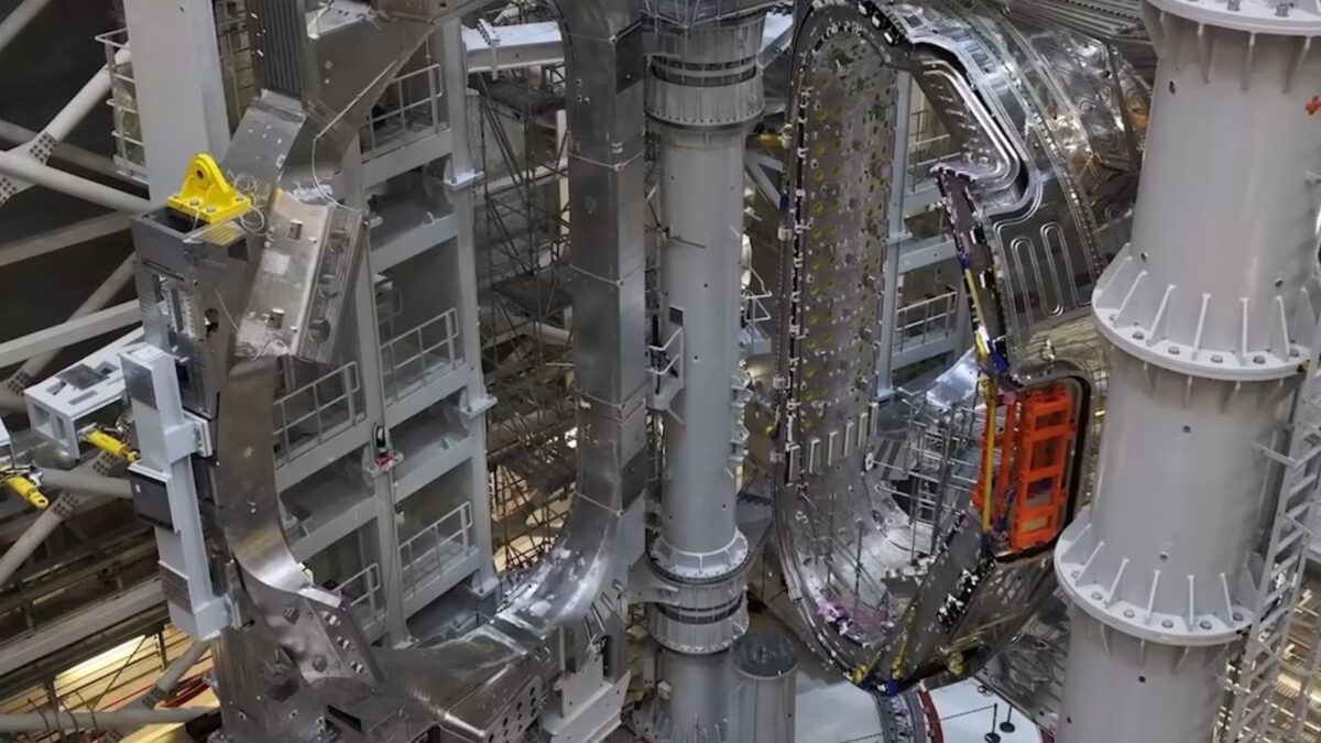 LLNL сняла в реальном времени начало водородной коррозии урана