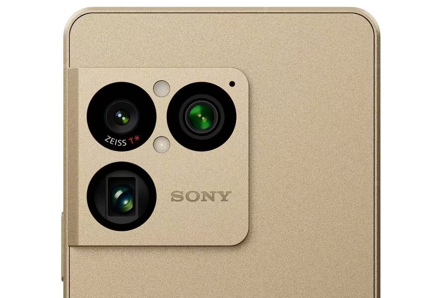 Задняя часть Sony Xperia 1 VIII с тремя камерами