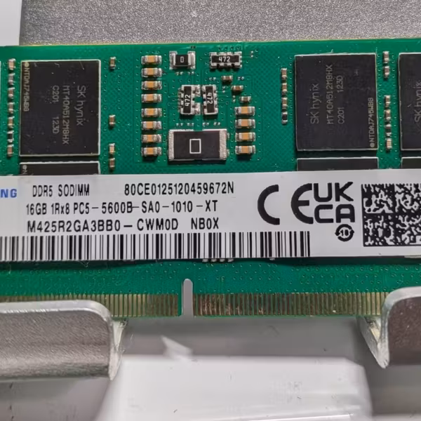 Память DDR5 Samsung с пластиковыми чипами