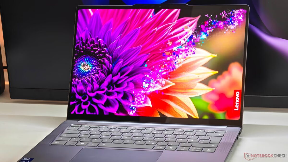 Ноутбук Lenovo Yoga Pro 7 с ярким дисплеем