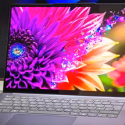 Ноутбук Lenovo Yoga Pro 7 с ярким дисплеем