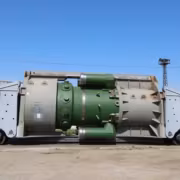 первый реактор для плавучей АЭС ПЭБ-106 крупный металлический объект