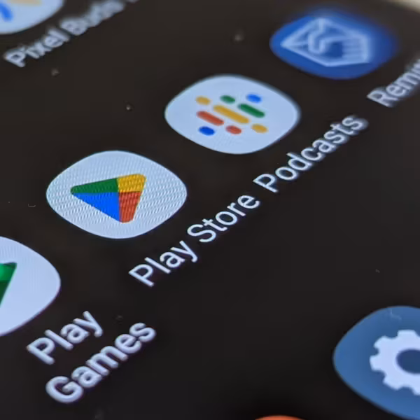 иконки приложений Google Play Store Google тестирует уведомления об удалённых приложениях Android