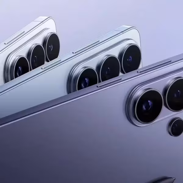 Тыльная сторона смартфона Galaxy S27 Ultra с камерами