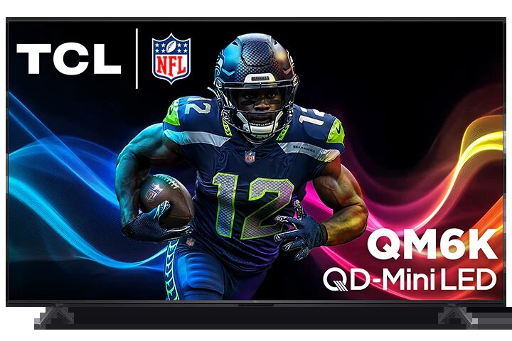 Текущий телевизор TCL QD-MiniLED с изображением игрока NFL