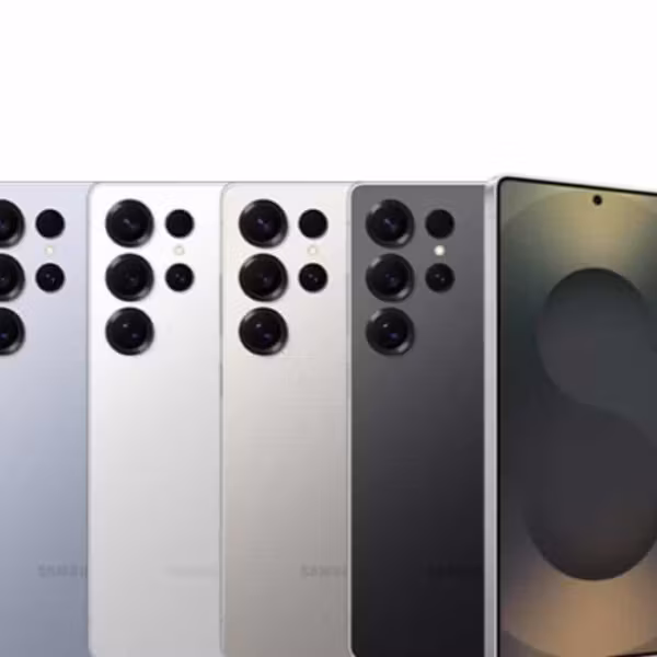 Модель Samsung Galaxy S22 Ultra и его цветовые варианты