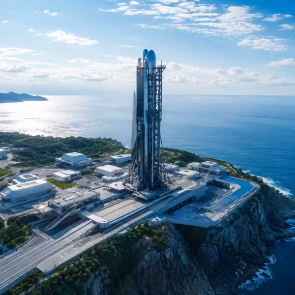 Космодром Space Energy на скалистом берегу моря