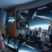 Презентация и экран с графиками и спутником, METEOSAT DECAY