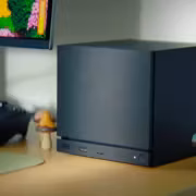 Настольная игровая система Steam Machine с игрушечными грибами