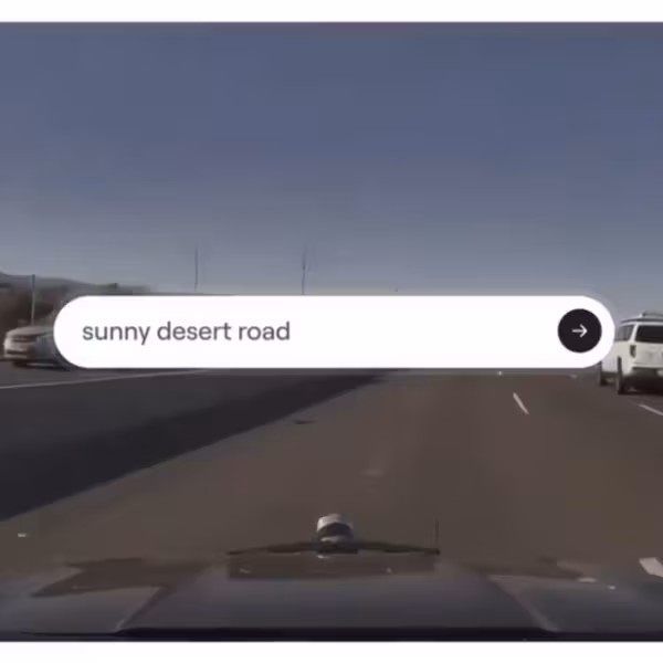 Автомобиль на дороге Sunny Desert Road в симуляции Oasis 3 от Decart