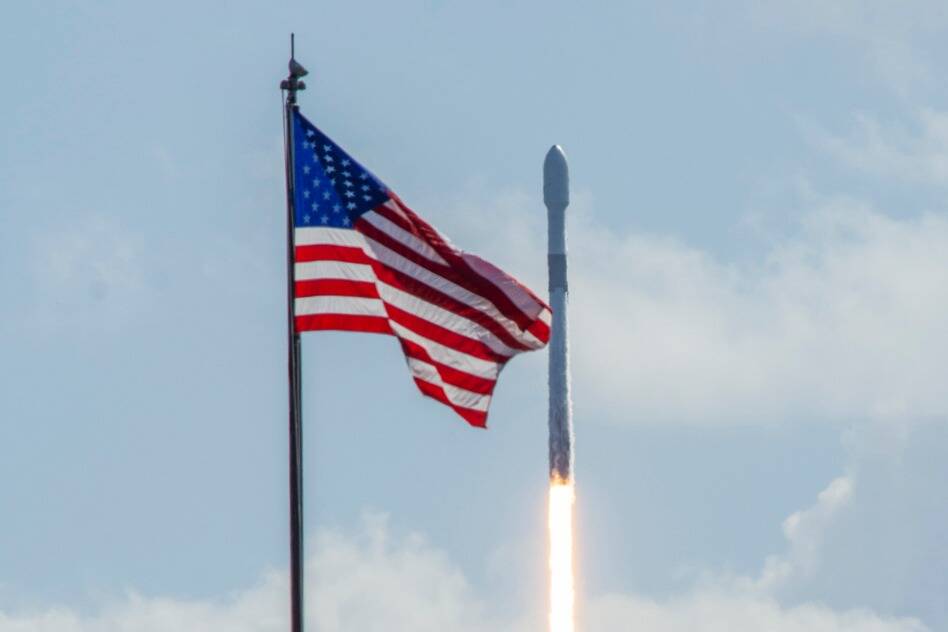 Выпускники SpaceX создали 1330 стартапов на $9,2 млрд 1 Флаг США и ракетный запуск SpaceX корабль Starship