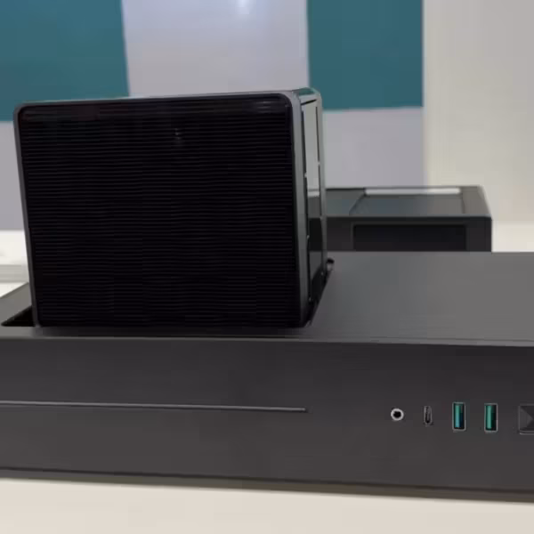 Компьютерный корпус DeepCool с вырезом под кулер