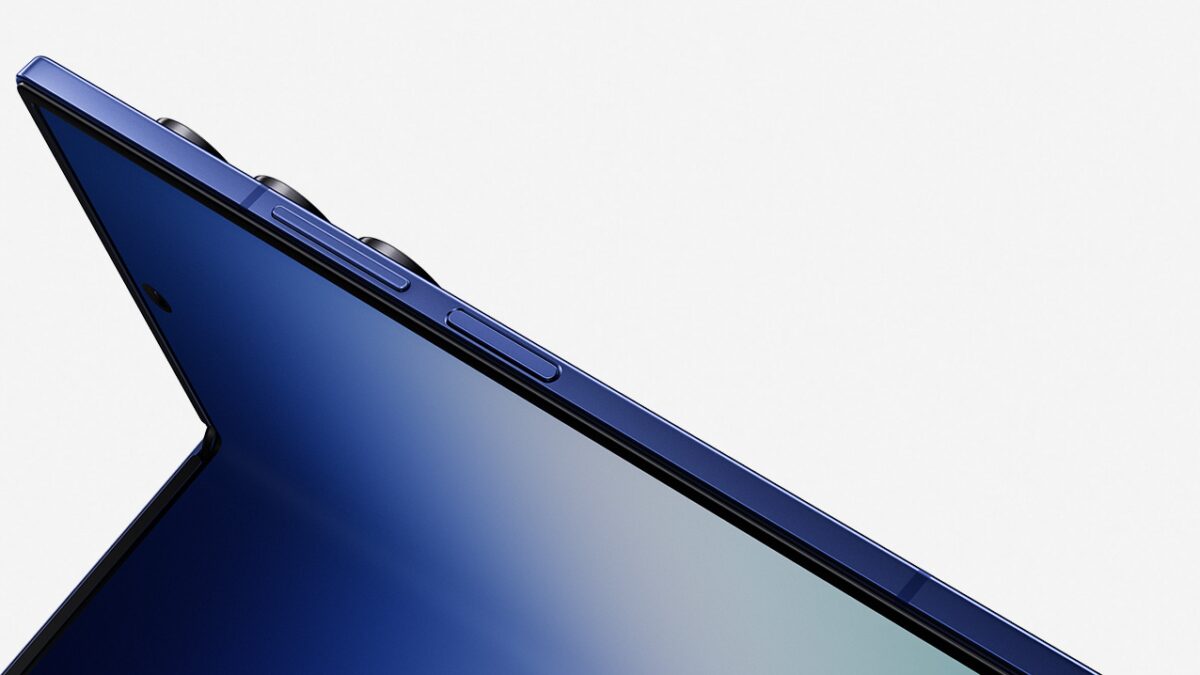 Верхняя часть смартфона Samsung Galaxy Fold с двумя камерами и кнопками