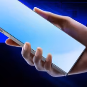 Смартфон Red Magic 11S Pro+ в руке