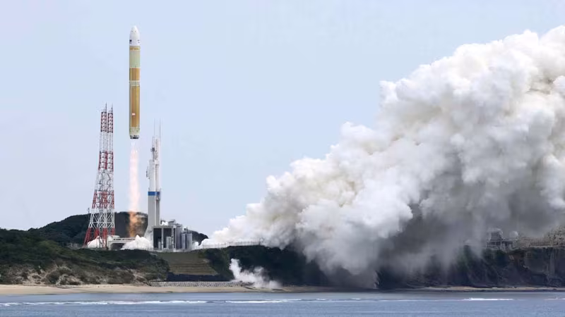 Ракета H3 запускается с космодрома японского ракетостроительного комплекса