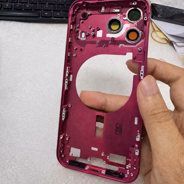 Корпус iPhone 18 Pro цвет розовый и внутри