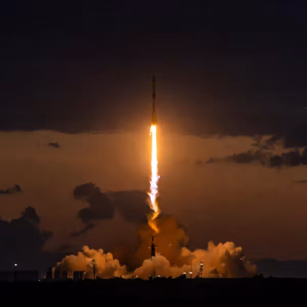 Запуск ракетной ступени Rocket on fire