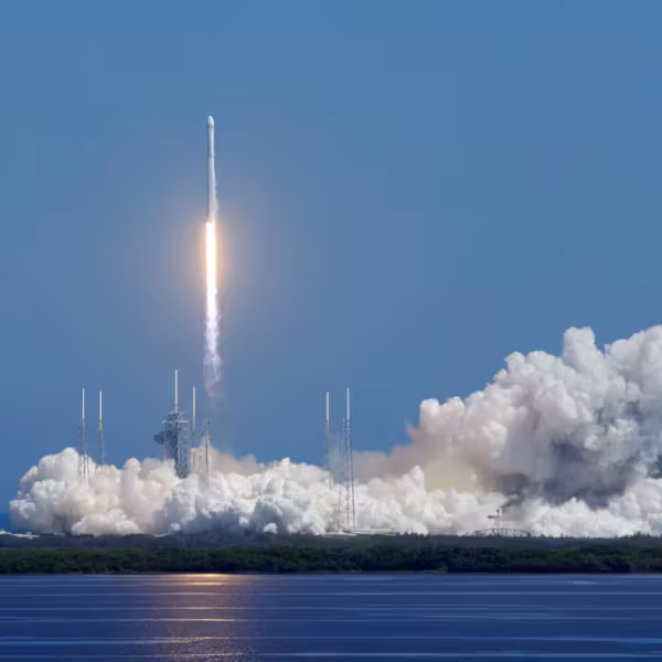 Запуск ракеты H3 без твердотопливных ускорителей ракета и стартовая площадка