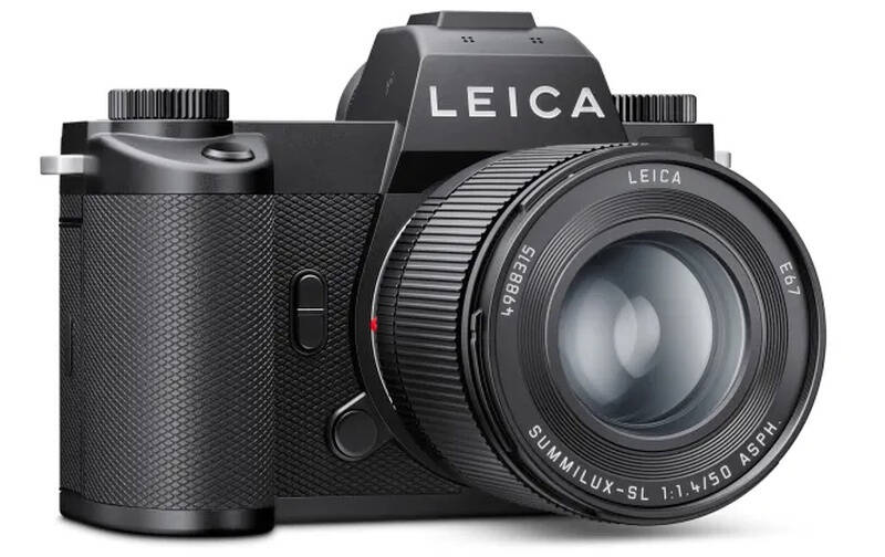 Камера Leica SL3-P с объективом Summilux-SL 50mm