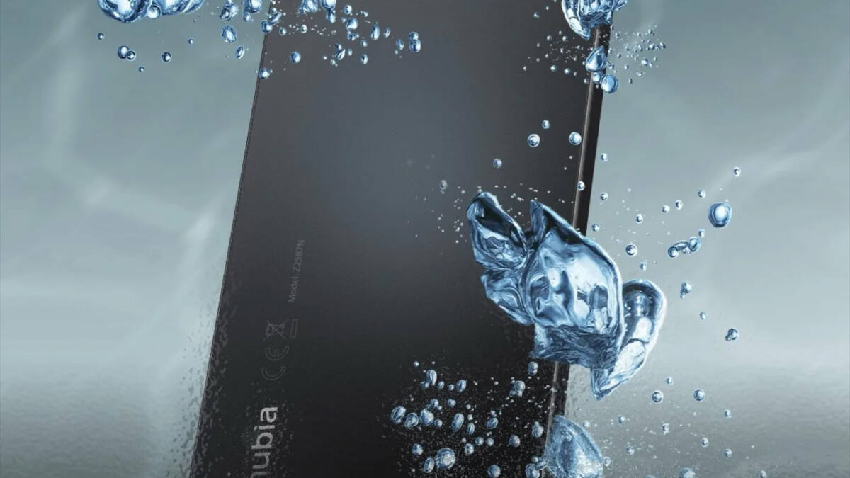 водонепроницаемый смартфон Nubia Air Pro в воде