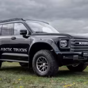 Внедорожный Haval H9 AT35 Arctic Trucks на траве