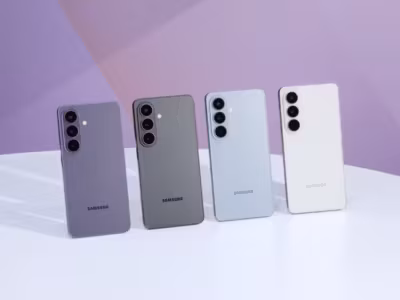 Четыре смартфона Samsung Galaxy S23 в разных цветах
