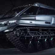Visuva показала на ПМЭФ гусеничный T8 за 33 млн рублей