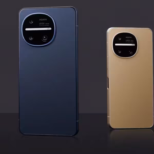 Два смартфона Sharp AQUOS R11 разные цвета спереди и сзади