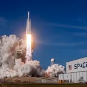 The New York Times сообщила о возможном слиянии SpaceX и Tesla