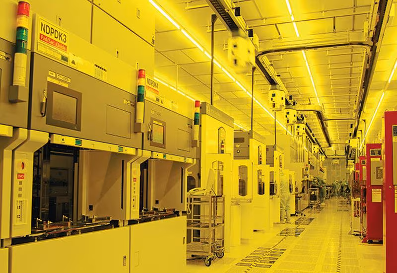 Производственное помещение TSMC с оборудованием для чипов линия 28 нм и 4 нм