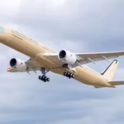 Airbus провела первый полет A350-1000ULR для Qantas