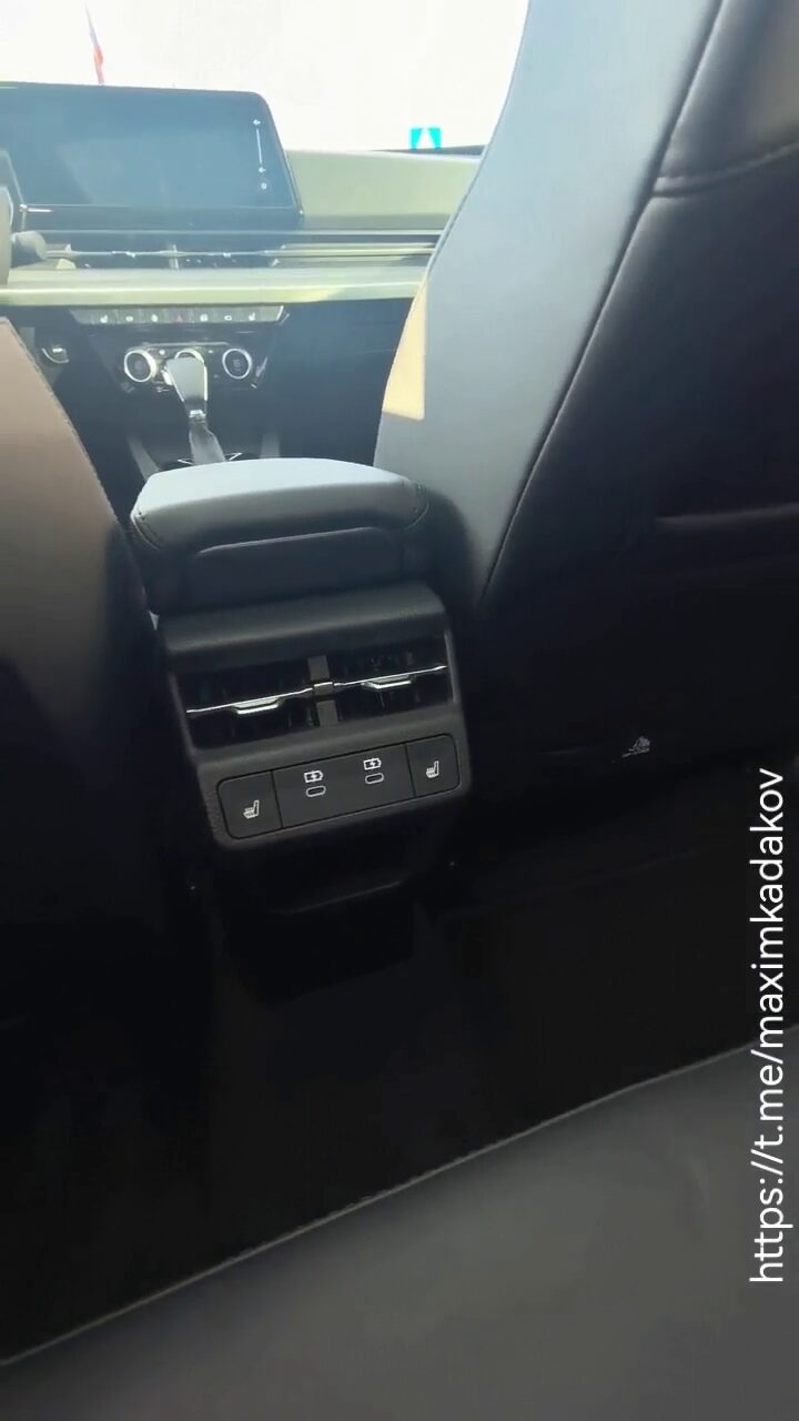 Задние воздушные вентиляционные отверстия в Lada Azimut