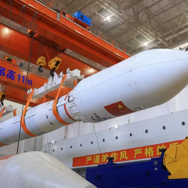 массовый космический ракетный двигатель Ceres-2 в сборке