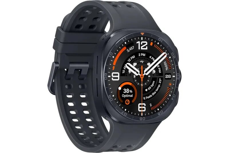 Умные часы Samsung Galaxy Watch Ultra 2 на запястье