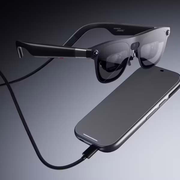 XR-очки XREAL AURA смартфон кабель черные устройств