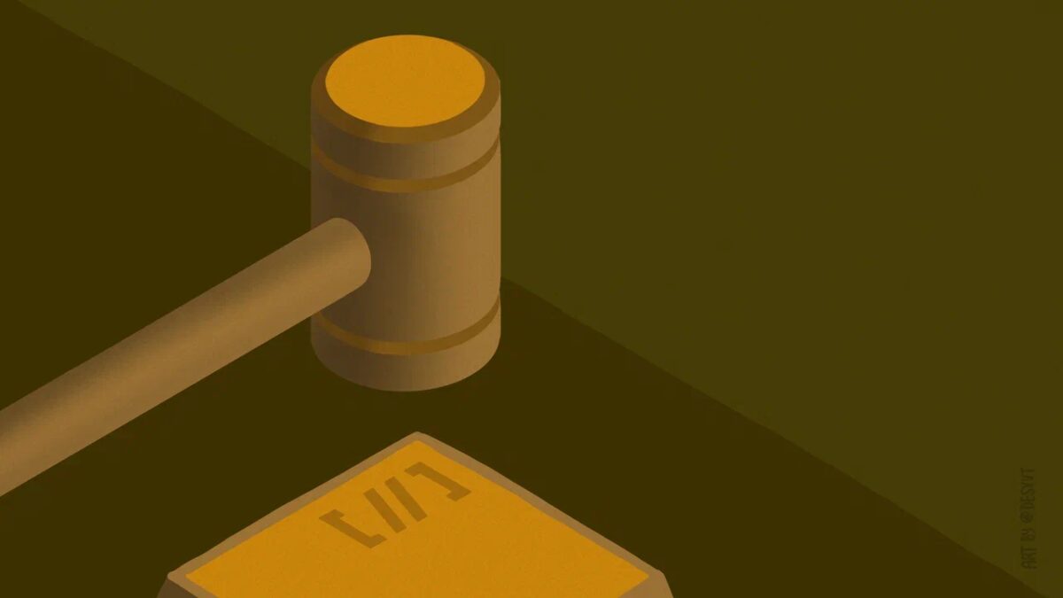 Молоток и судейский кий для решения спора о комиссии App Store