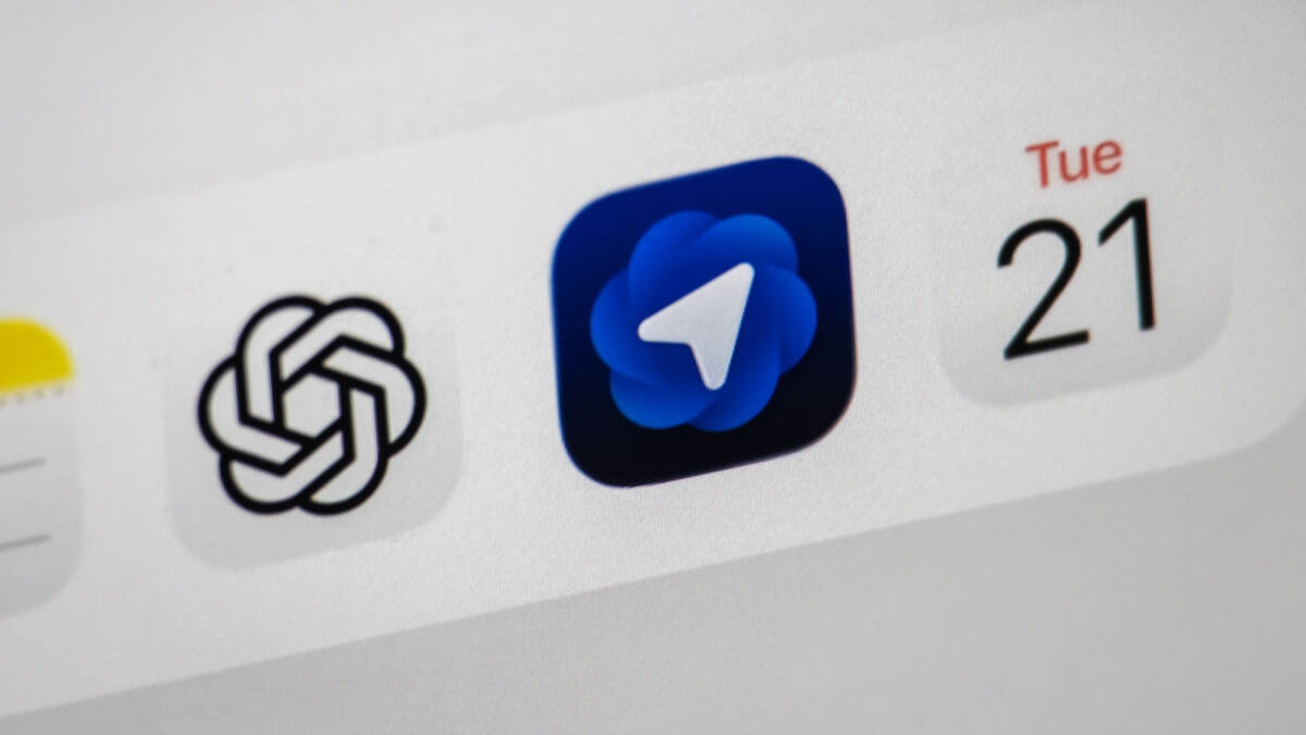 OpenAI закрывает Atlas, но переносит браузерные функции в приложение ChatGPT 1 значок Telegram иконка на экране браузера и Calendar