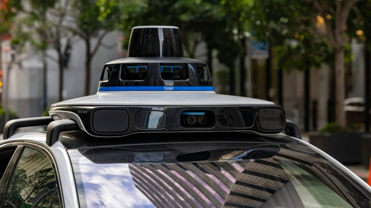 Автоматическая система SafeDrive на крыше автомобиля