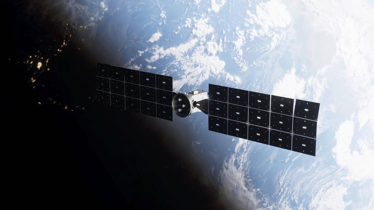 Спасатель Swift начал вращаться на орбите и сорвал планы NASA 1 Спасатель Swift в космосе с солнечными панелями. Спасатель Swift оживает на орбите