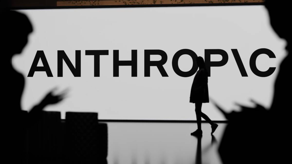 Фон с крупной надписью Anthropic Mythos AI и силуэты людей