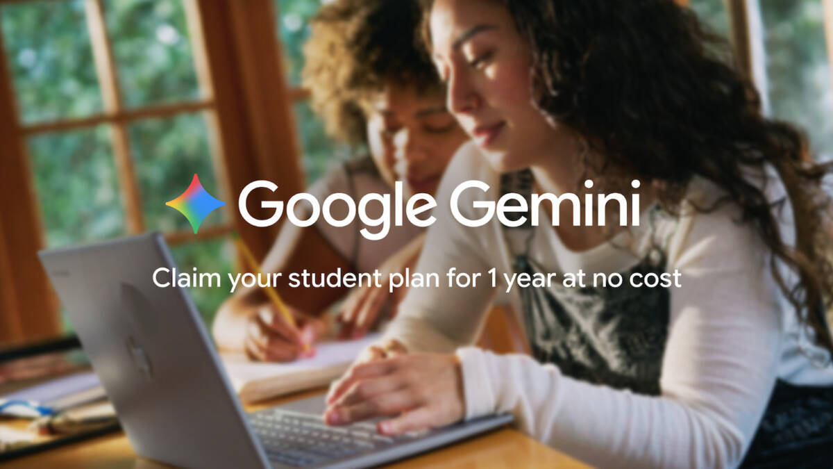 Две девушки учатся на ноутбуке Google Gemini