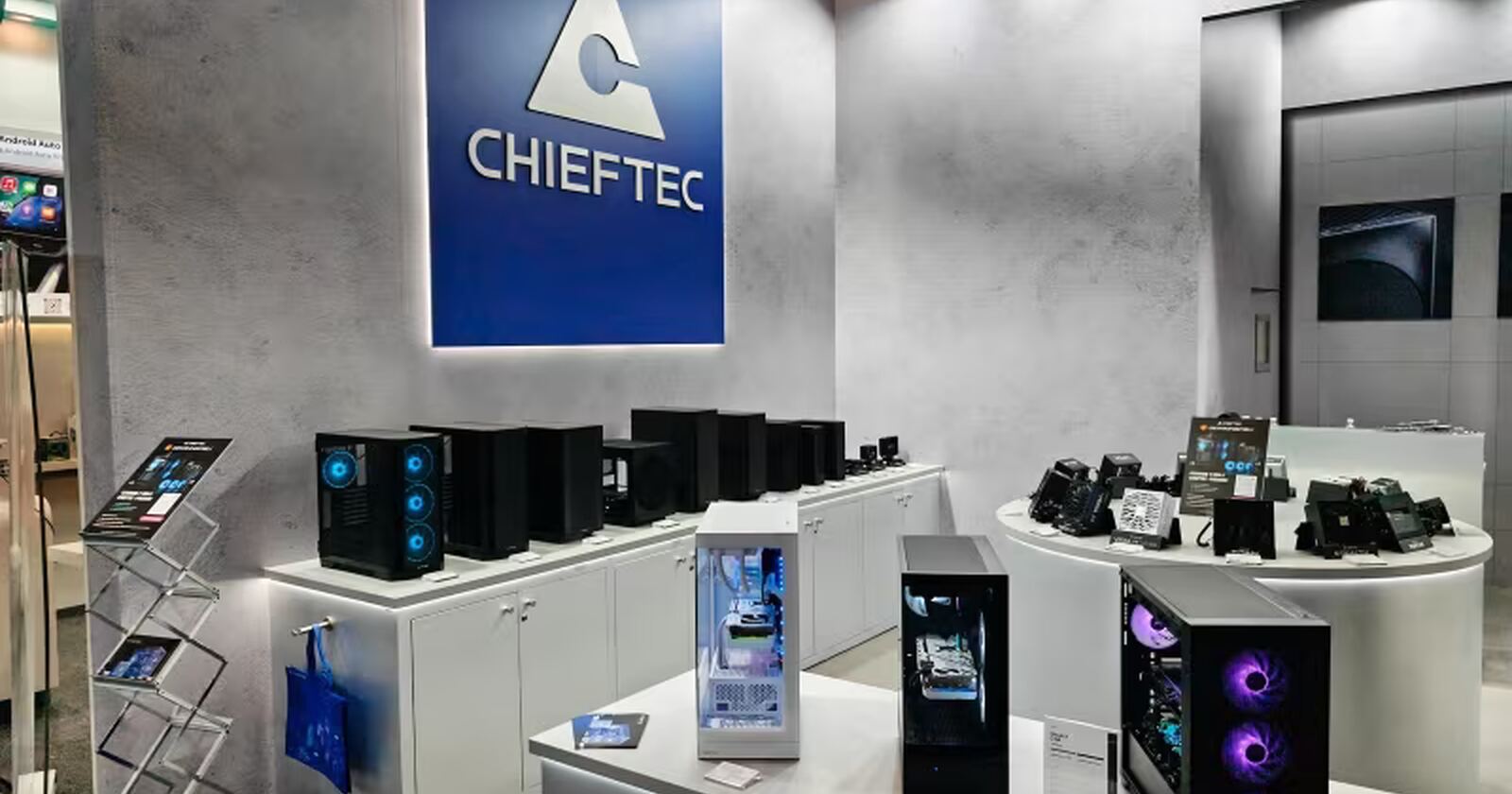 IFA 2026: Chieftec показала корпус Atlas для 4 видеокарт и новые БП
