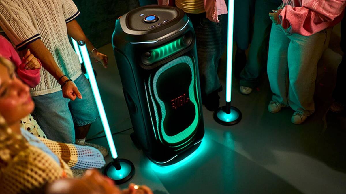JBL PartyBox Ultimate 2 выдаёт 1500 Вт и убирает вокал из песен для караоке 1 JBL PartyBox Ultimate 2 выдаёт 1500 Вт и убирает вокал из песен для караоке