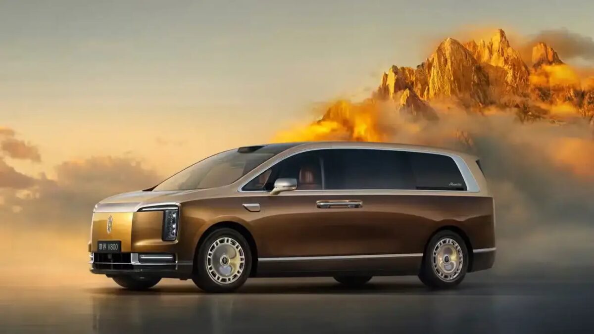 Минивэн Maextro V800 с 530 л.с. привезут в Россию в начале 2027 года